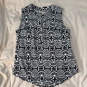 Banana Republic Black & White Geometric Sleeveless Blouse